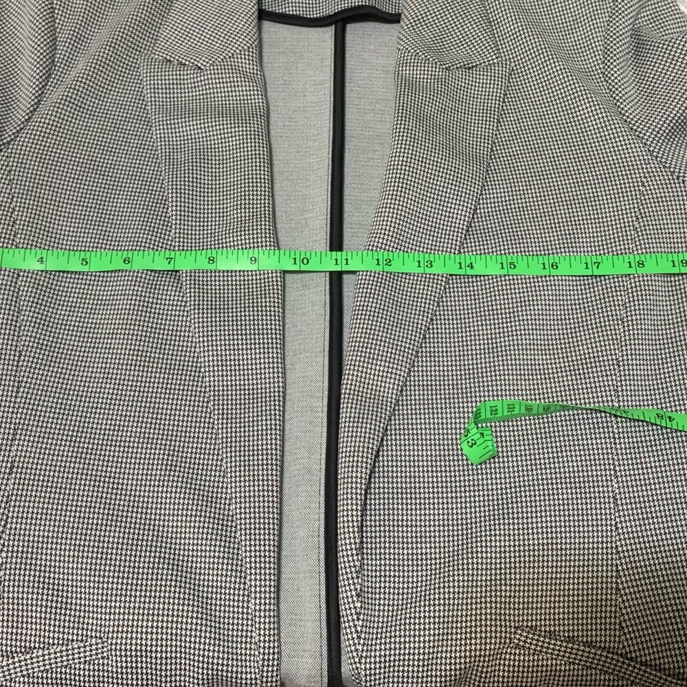 Women's Nine West Knit Open-Front
Blazer Large P2P: 21.5” - Picture 7 of 7
